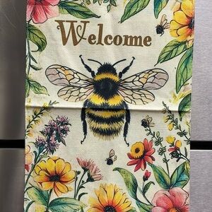 F16-2. Floral Bee Welcome garden flag. NWOT